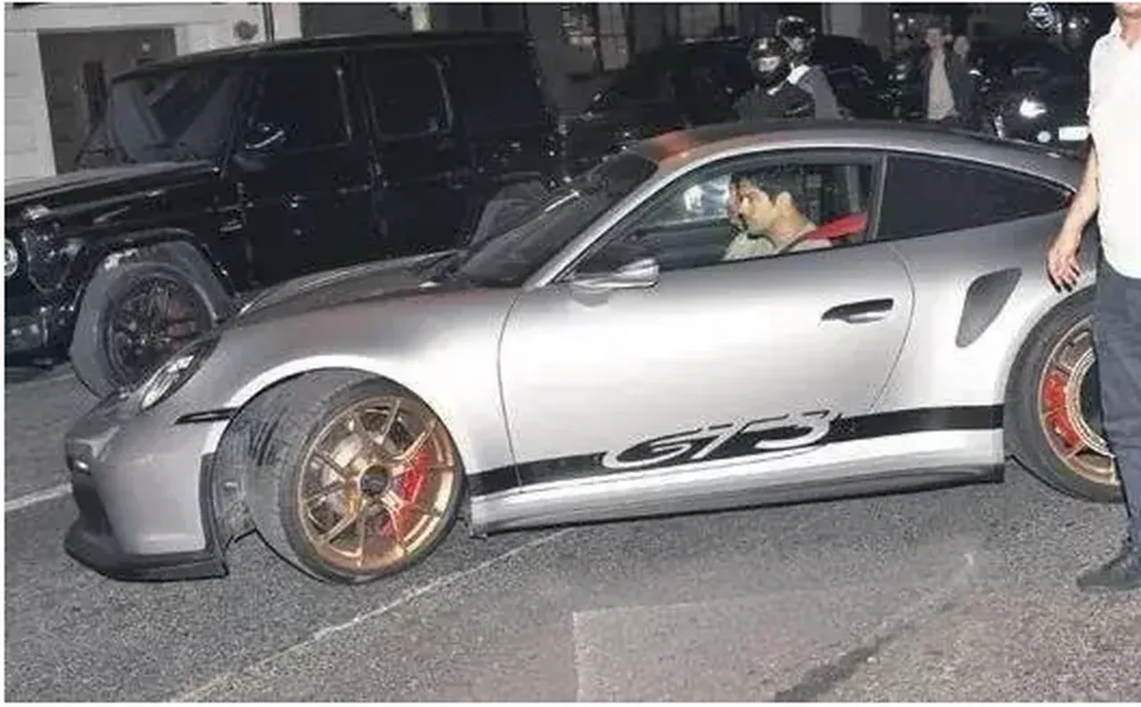 Burak Özçivitin sərvət dəyərində yeni "Porsche"si  FOTO