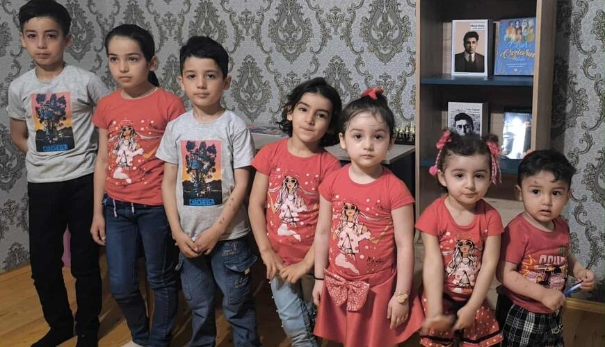 7 uşağı məktəbə yola salan ata: "Bunlar yoxdursa, Avropada yaşasan da, narazı qalacaqsan" 