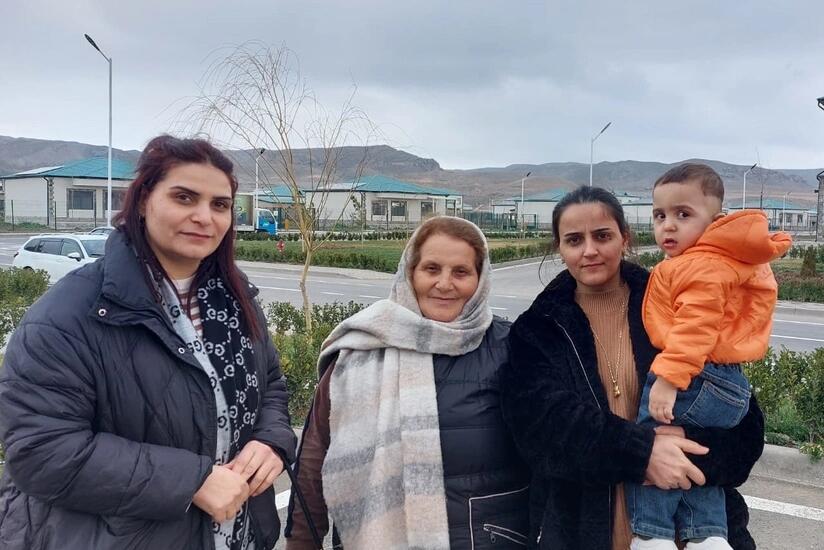 K&ouml;&ccedil; karvanı Zəngilanın Məmmədbəyli kəndinə &ccedil;atıb, a&ccedil;arlar təqdim edilib