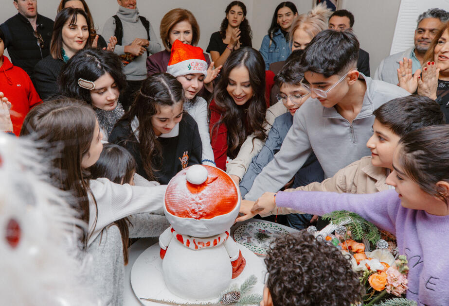 &ldquo;Tut Əlimdən&rdquo; Uşaqlar &uuml;&ccedil;&uuml;n Sosial Reabilitasiya Mərkəzində bayram şənliyi təşkil olunub 