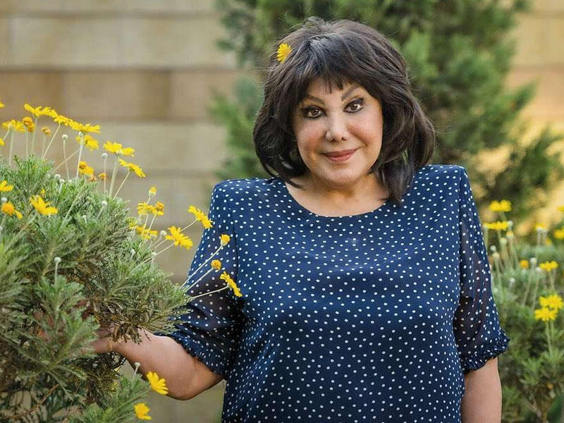 "Xoşbəxt sənətkar deyiləm, səsimi boğdular"  Flora Kərimova