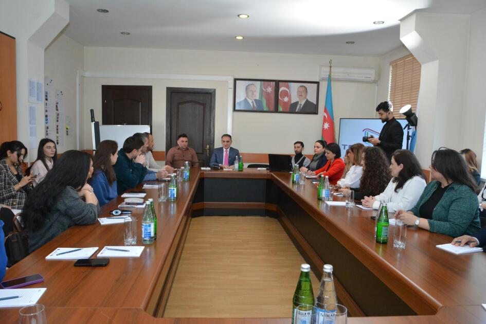 &ldquo;Uğurlu kommunikasiya: səlis nitq və sərl&ouml;vhə yaradıcılığı&rdquo; m&ouml;vzusunda təlim ke&ccedil;irilib 