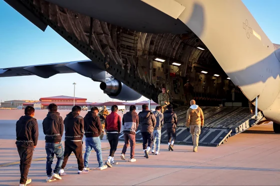 44 əcnəbi Gürcüstandan deportasiya edildi  Azərbaycanlılar da var