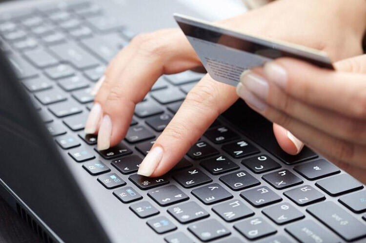 &Ouml;z&uuml;n&uuml; Dubay şahzadəsi kimi təqdim edib qadının milyonlarını ələ ke&ccedil;irdi