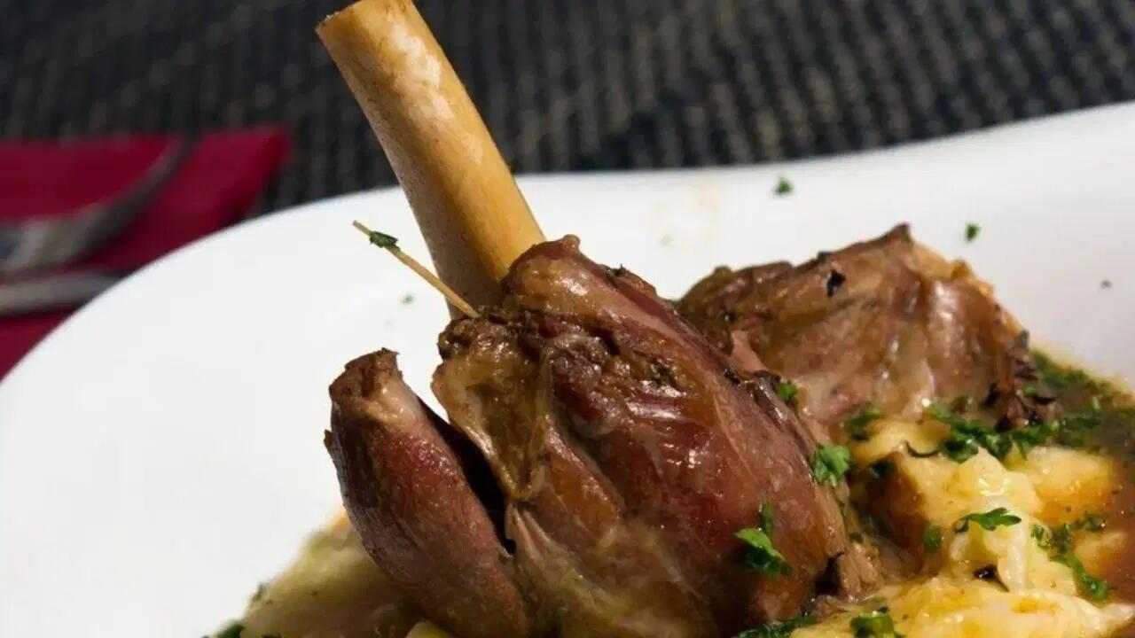 Ağızda dağılan ətin sirri  Ləzzətli quzu yeməyi resepti