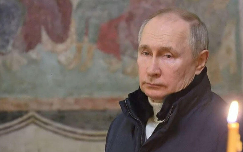 Putin Milad bayramını Kremldəki kilsədə