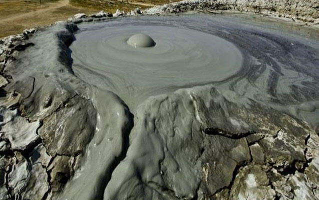 Bakıda bu vulkan 3 dəqiqədən bir püskürür  VİDEO