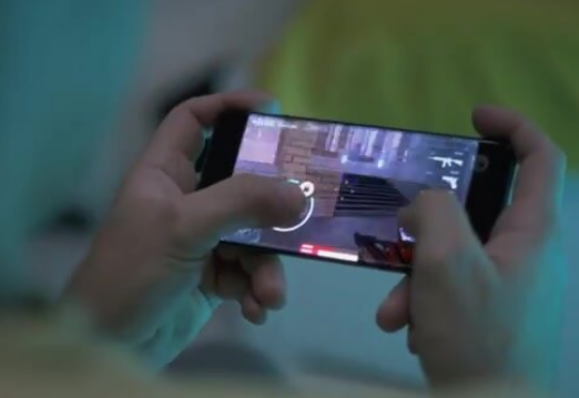 Məktəblilər təhlükə saçan oyunlara necə qoşulmalarından DANIŞDILAR 