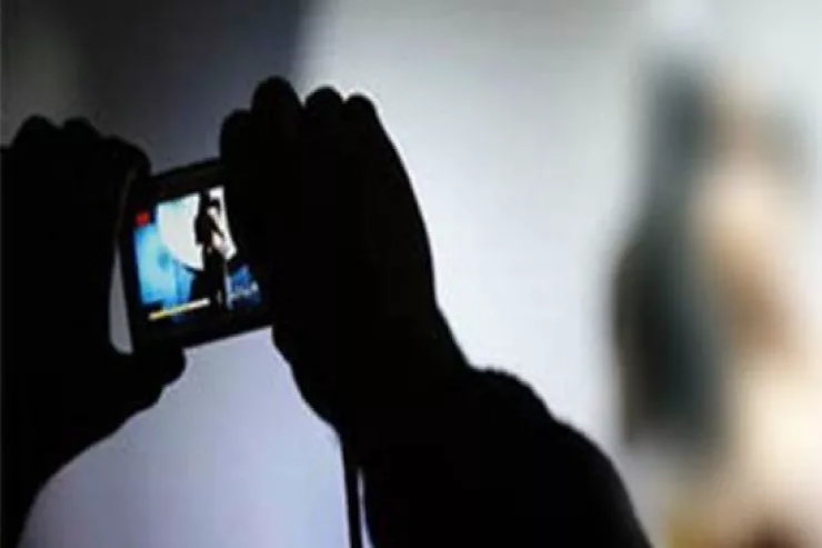 Bakıda kişini intim g&ouml;r&uuml;nt&uuml;ləri ilə şantaj edənlərə H&Ouml;KM OXUNDU