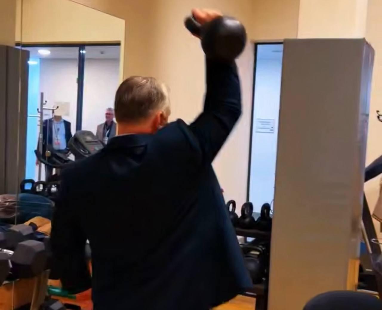 Se&ccedil;icilərlə g&ouml;r&uuml;şə belə hazırlaşdı 