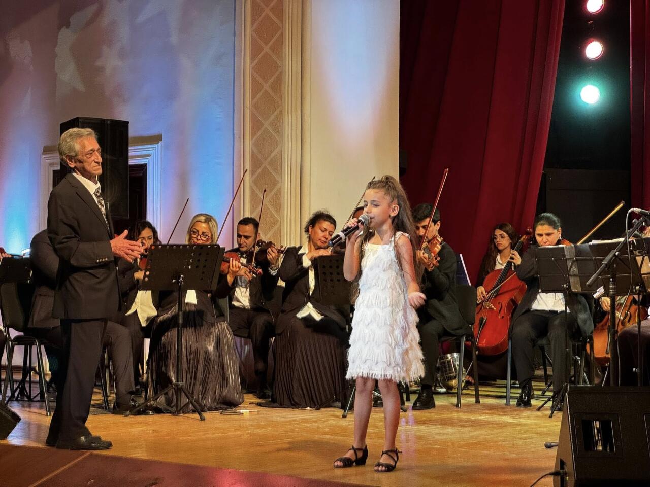 Rəşid Behbudov adına Dövlət Mahnı Teatrında “Kiçik solistlər” adlı konsert  FOTO