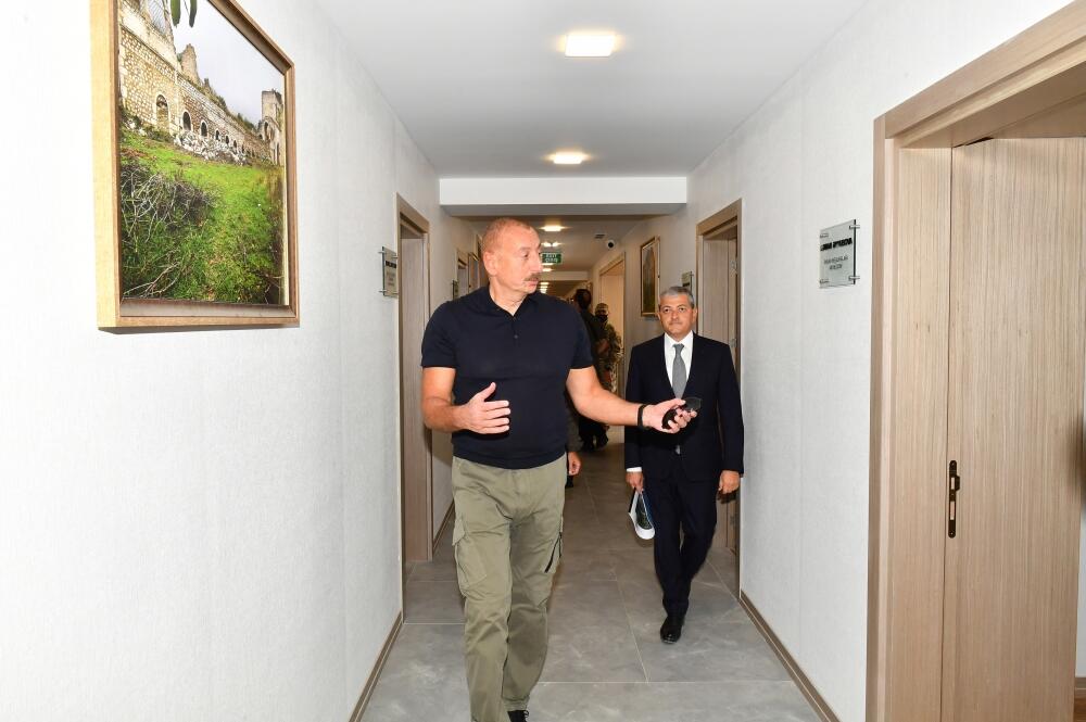 Prezident və Birinci xanım Şuşa hotel və konfrans mərkəzində aparılan tikinti işləri ilə tanış olublar