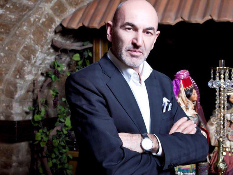 Xalq artisti efirdə ağladı 