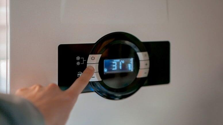 Soyuq havalarda kombinin temperaturunu y&uuml;ksəltməyin: