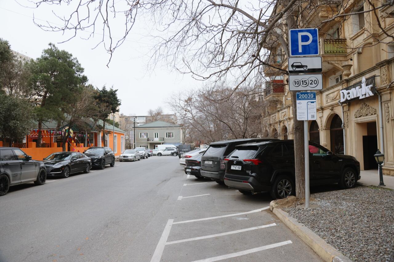 Paytaxtda &ouml;dənişli parklanma məntəqələri yaradılıb