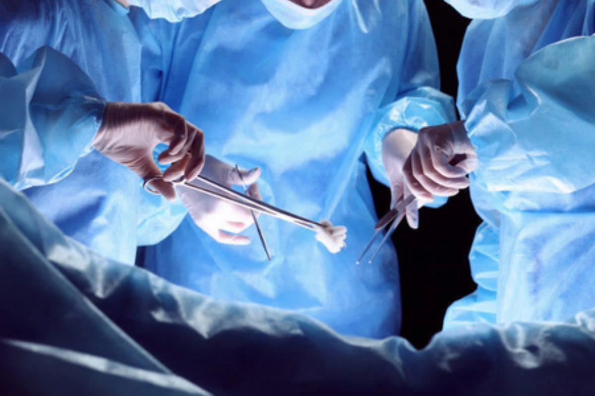 "Həkim qulağımın yarısın kəsib atıb, ağrılara d&ouml;zə bilmirəm"  VİDEO