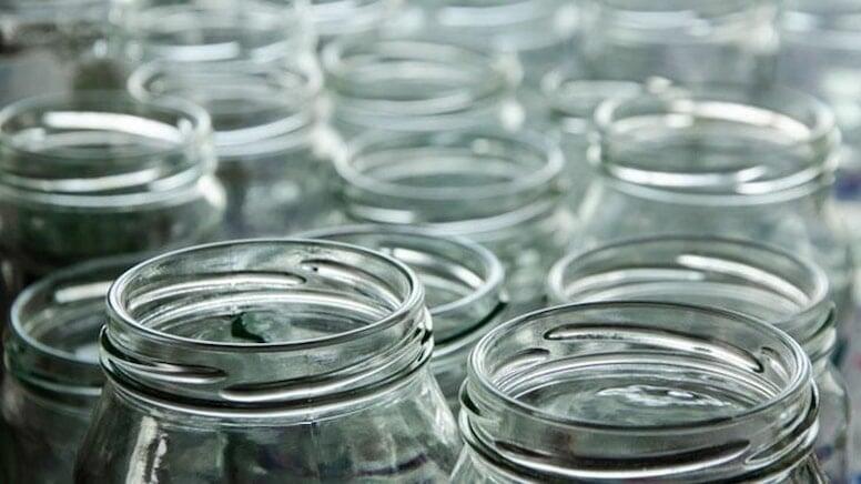 Lazımsız şüşə bankaları evdə saxlamayın! 