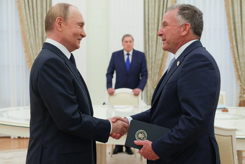 Kremldə PutinUitkoff g&ouml;r&uuml;ş&uuml; başlayıb