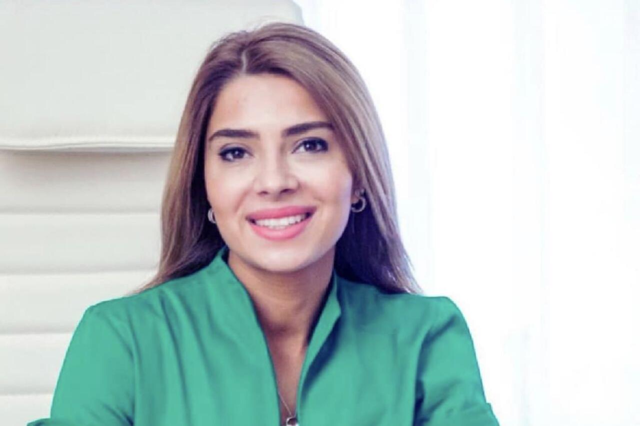 Vəzifəli şəxslər tərəfindən 11 min manatı ələ keçirilən həkim Aytən Səfərova imiş...