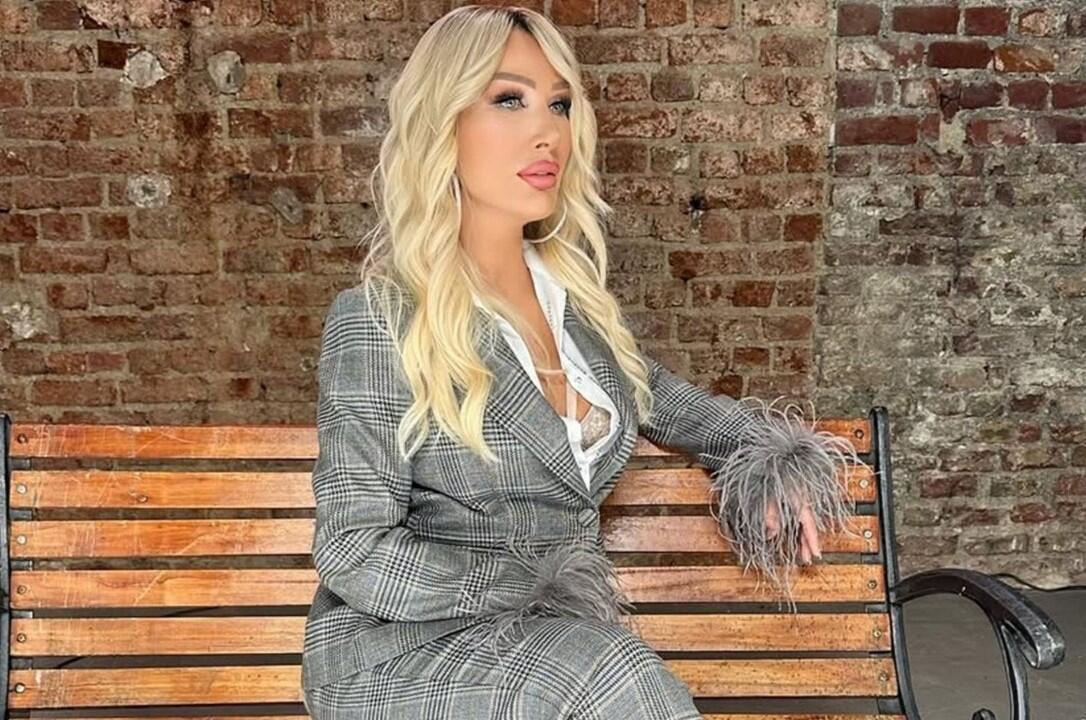 "Ərinizin maykalarını..."  Seda Sayandan qəribə tövsiyə