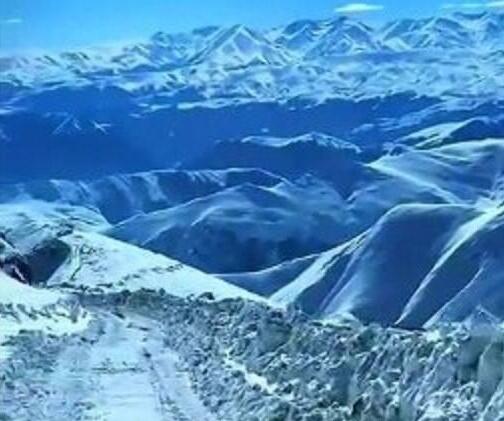 Kəlbəcər ağ &ouml;rpəyə b&uuml;r&uuml;nd&uuml; 