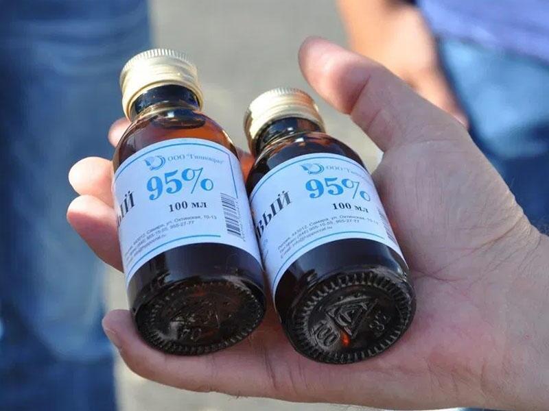 46 yaşlı şəxs həmyaşıdının &uuml;zərinə spirt t&ouml;k&uuml;b YANDIRDI