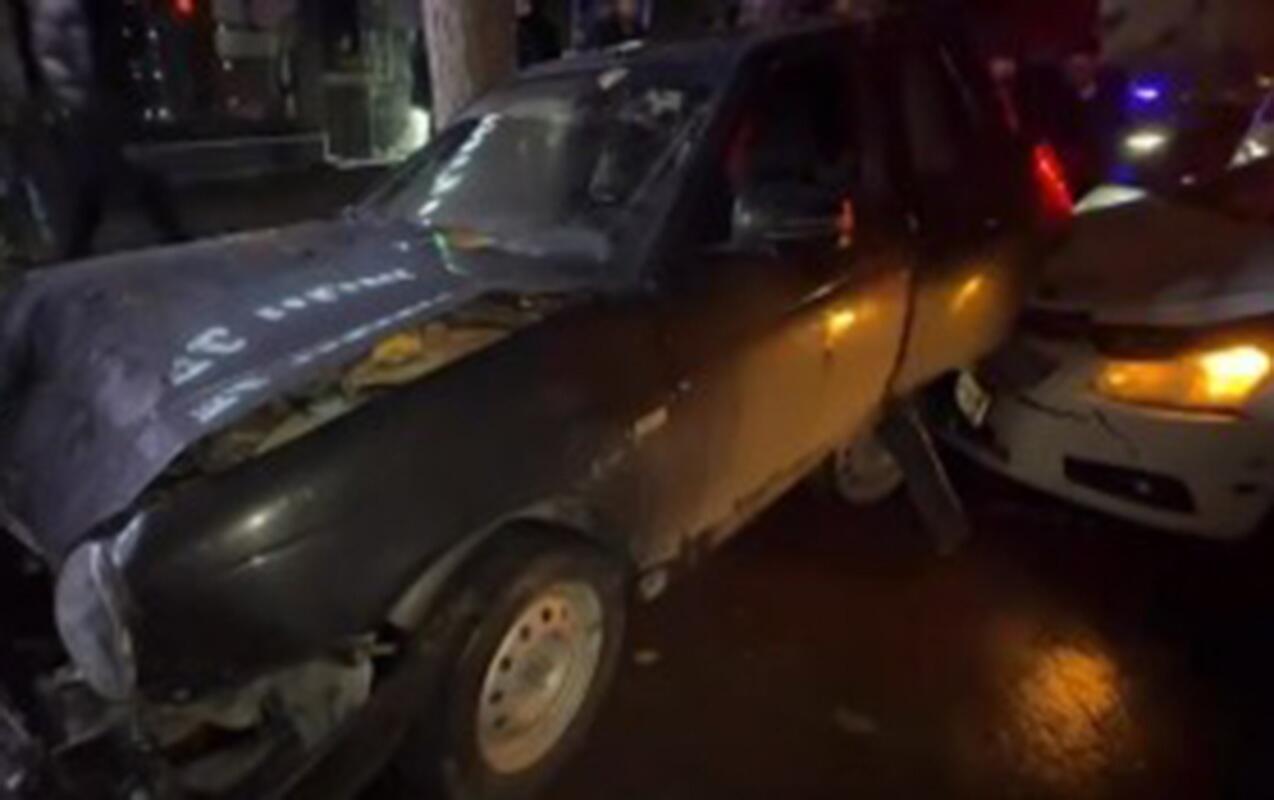 Sumqayıtda zəncirvari qəza  8 maşın toqquşdu