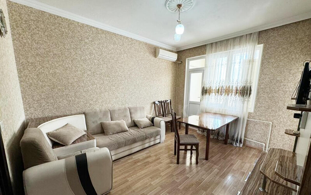 Evini kirayə verməyinə peşman oldu  &ldquo;m&uuml;haribə zonasına&rdquo; &ccedil;evirdilər 