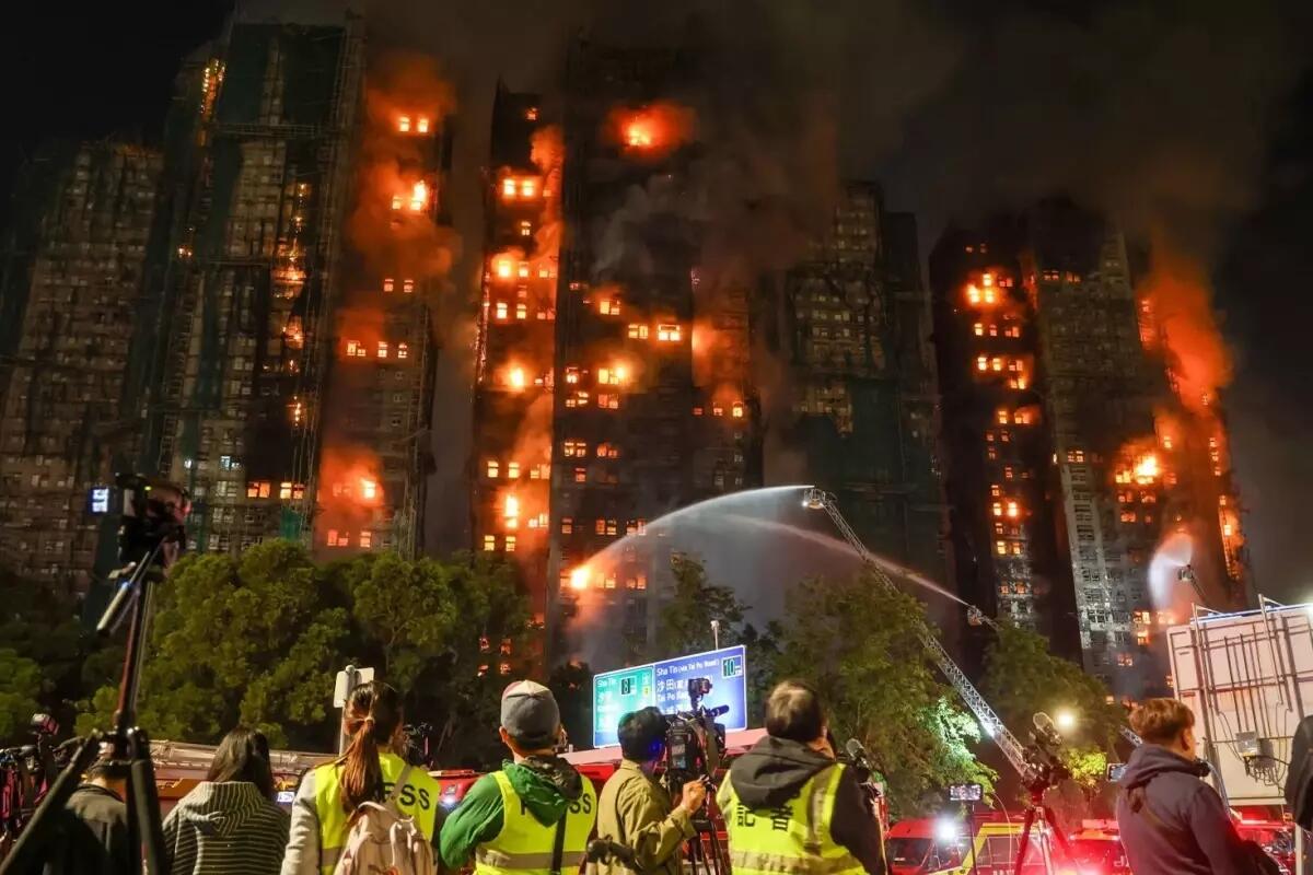 Honq Konqda dəhşətli yanğında 36 ölü, 100lərlə itkin var 