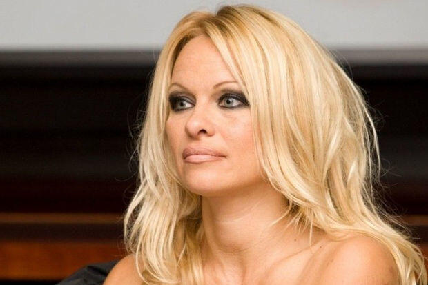 “Playboy”un modeli Pamela Anderson yeni fotosessiyada iştirak edib  FOTO