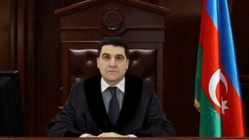 Bakıda məhkəmə sədrinin oğlu arvadını bı&ccedil;aqladı