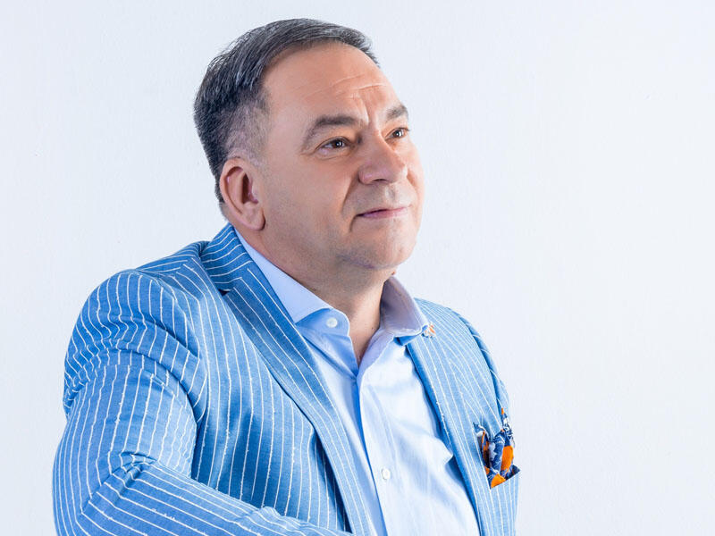 Azərbaycanlı m&uuml;ğənni vəsiyyətini A&Ccedil;IQLADI: "Vard&ouml;vlətim ana s&uuml;d&uuml; kimi halalı olsun"