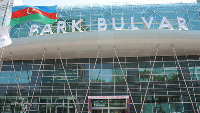 Pakistan vətəndaşı "Park Bulvar"da oğurluq etdi  Həbs olundu