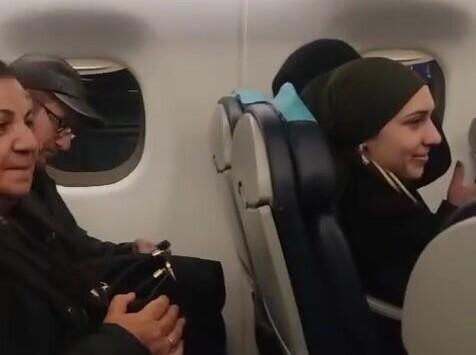 "Sizinlə danışan təyyarə bələdçisi Hökumə Əliyevadır"  Yeni VİDEO yayıldı