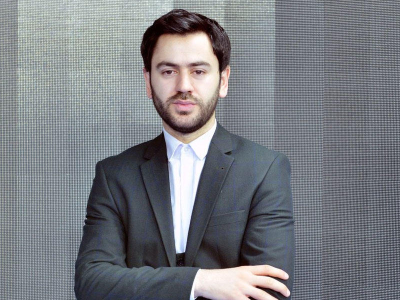 “Yaşım az idi, məni aldadıb efirə çağırırdılar”