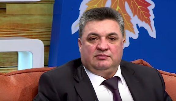 Namiqdən Vüqara cavab: “Üzbəüz gələndə əldənayaqdan gedirlər, boynuma sarılırlar, əsl aktyordurlar”