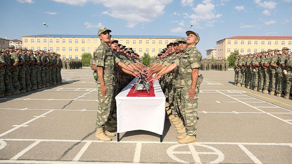 Hərbi xidmətə &ccedil;ağırılan d&ouml;vlət qulluq&ccedil;ularına m&uuml;avinət &ouml;dəniləcək