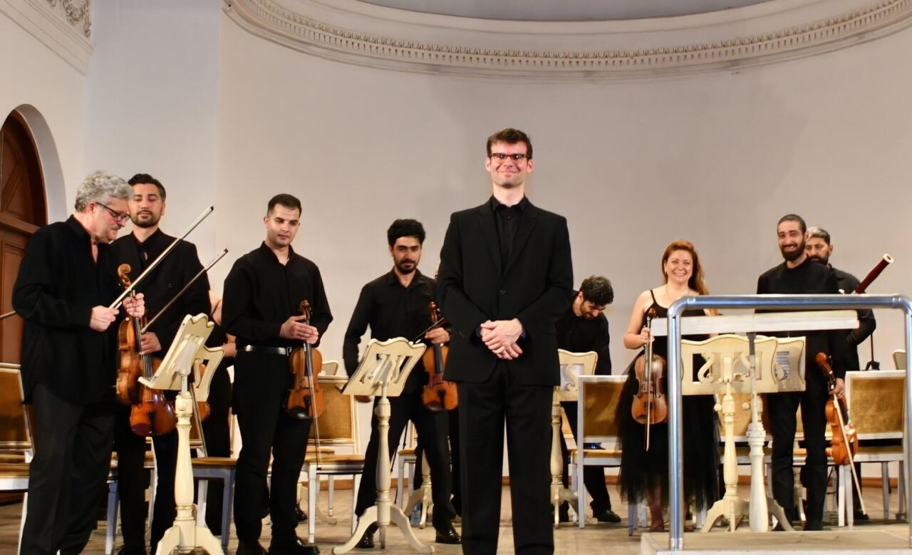 Paul Johannes Rossmann’ın rəhbərliyi ilə Azərbaycan Dövlət Kamera Orkestri konserti baş tutub  FOTO