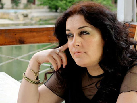 "Ay yazıqlar, qoca sarsaqlar, &ouml;l&uuml;n, YERƏ GİRİN"