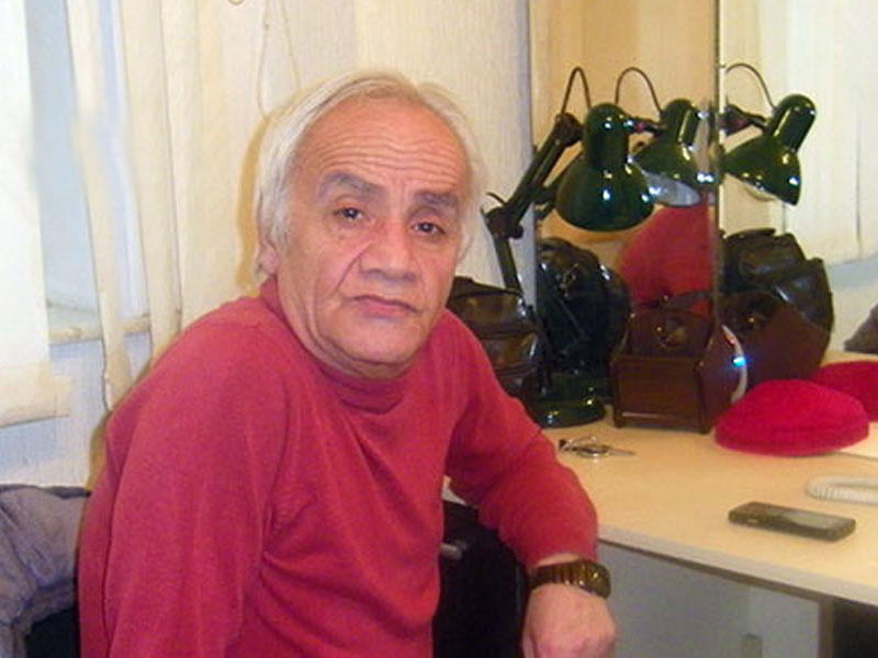 Vahid Əliyev Röyanı tənqid etdi: Atan soğan, anan sarımsaq... 