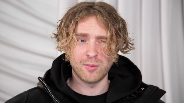 “Xalq artisti” adı əlindən alına bilər