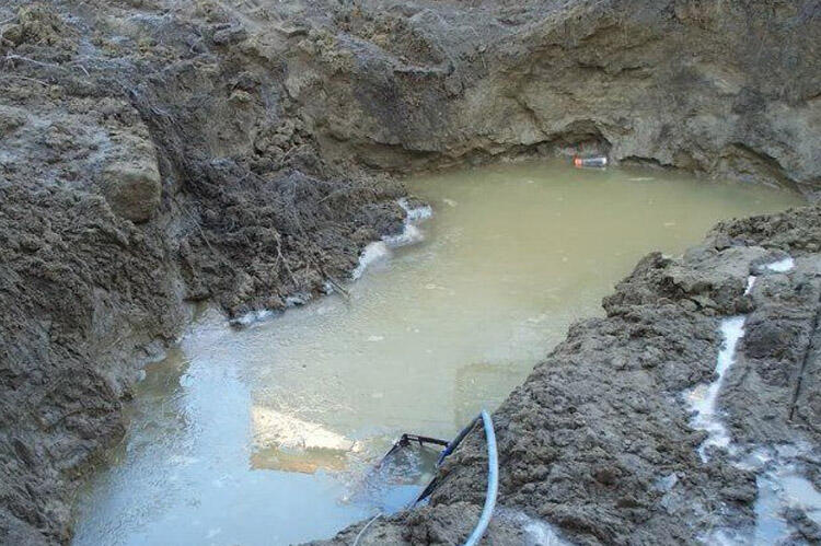 Əvvəl g&ouml;l idi, indi həyətlər su altındadır  ŞİKAYƏT