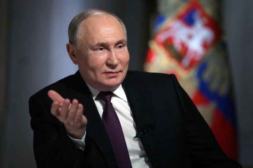 Putin valideynlərindən danışdı : "Onlar danışmırdılar"
