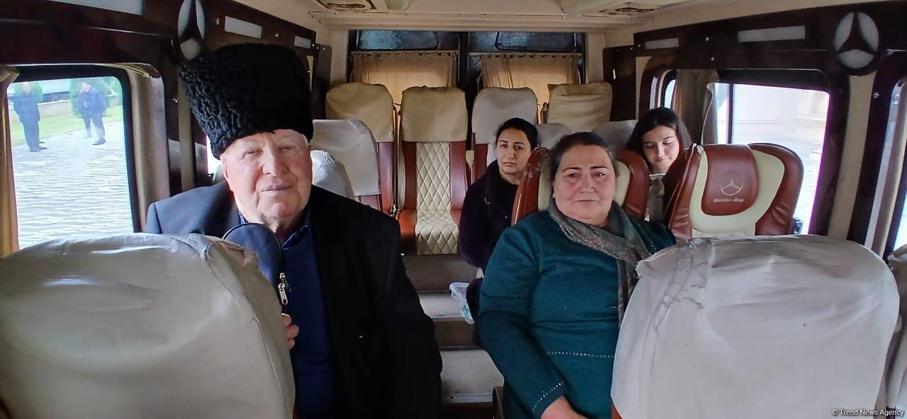 Ağdərənin Həsənriz kəndinə növbəti köç karvanı yola salınıb  FOTO