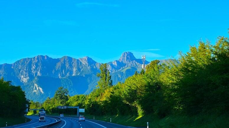 Yaşamaq və işləmək &uuml;&ccedil;&uuml;n d&uuml;nyanın ən yaxşı &ouml;lkəsi a&ccedil;ıqlandı