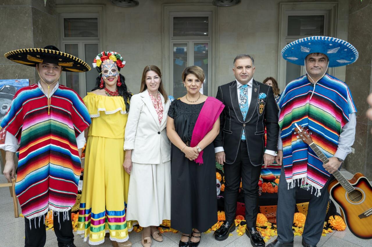 Milli İncəsənət Muzeyində Meksikanın ənənəvi “Ölülər günü” bayramına həsr olunmuş tədbir keçirilib  FOTO