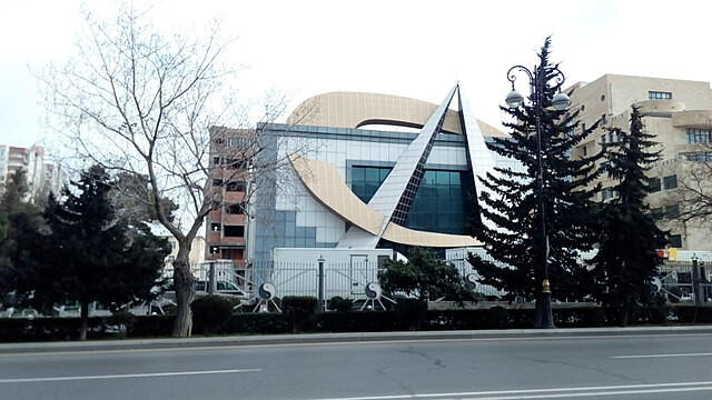 Tanınmış aparıcı "Space TV"dən getdi 