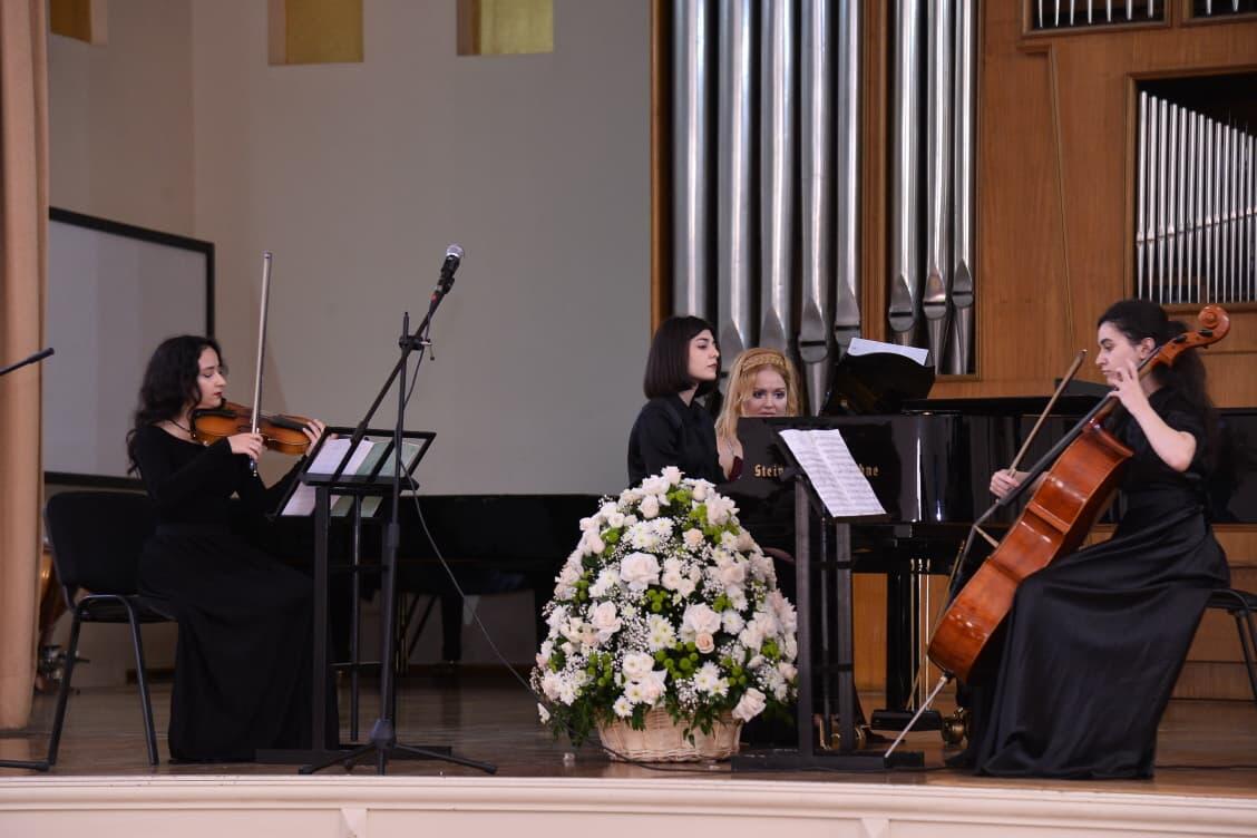"Klassik musiqinin zamanı" layihəsinin təqdimatı və Ü.Hacıbəyli və M.Maqomayevin yubileyinə həsr olunmuş konsert keçirilib   FOTO