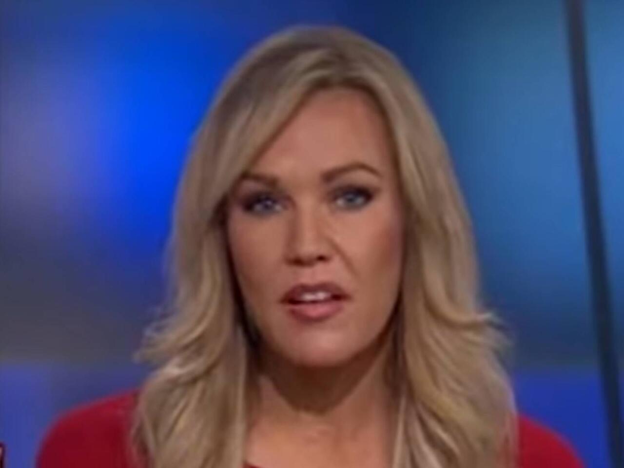 Tanınmış aparıcı anasını öldürdü  FOTO