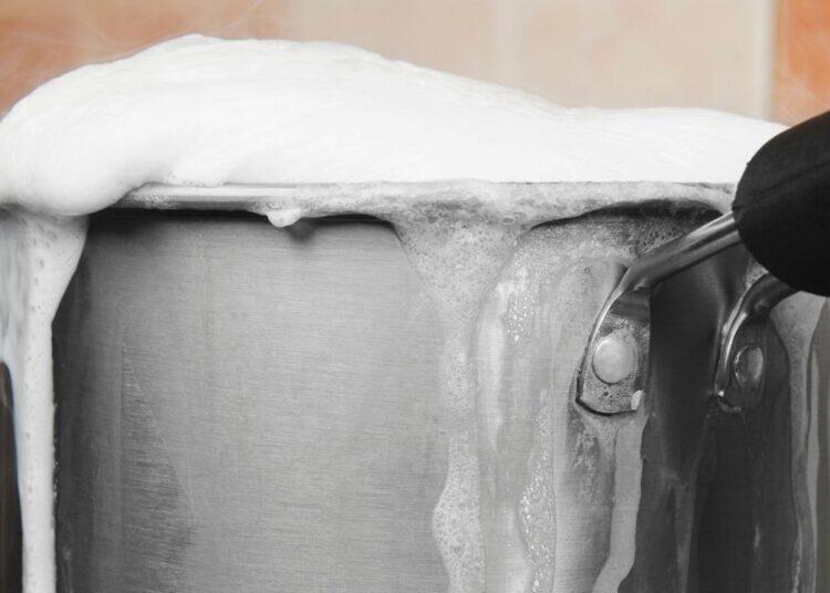 Daşan yeməklərə son  Aşpazların istifadə etdiyi 8 təsirli üsul